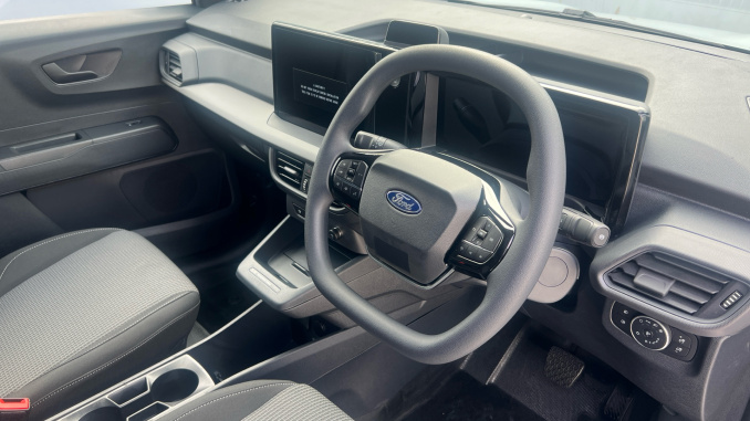 Ford Transit Courier E-Transit Courier 100kW 43kWh Trend Van Auto - Image 11